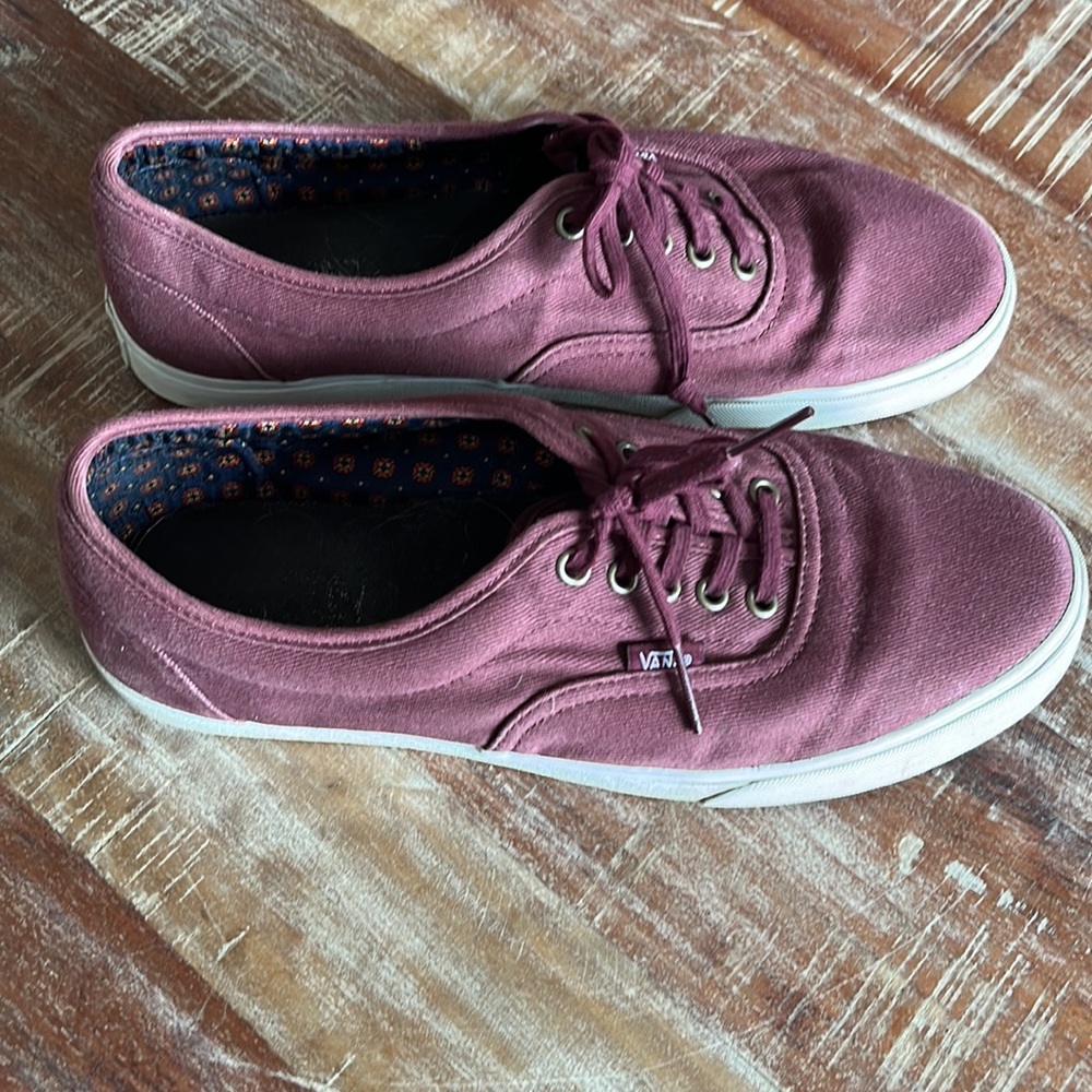 Vans lace up sneakers maroon